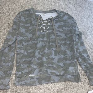 M cute causal lace up camo shirt